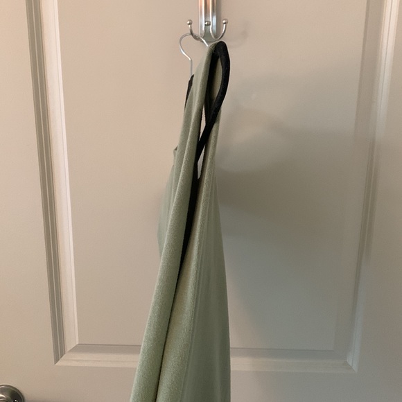 Structured Banana Republic Green Sweater Tank NWOT - Picture 4 of 6